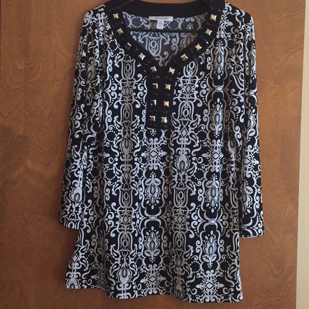 Women’s blouse - Picture 2 of 2